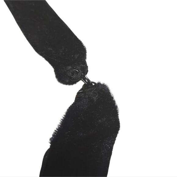 Handmade Velvet Choker Necklace Huge Heart Statement Pendant Gold Tone SZ Small - Picture 6 of 6